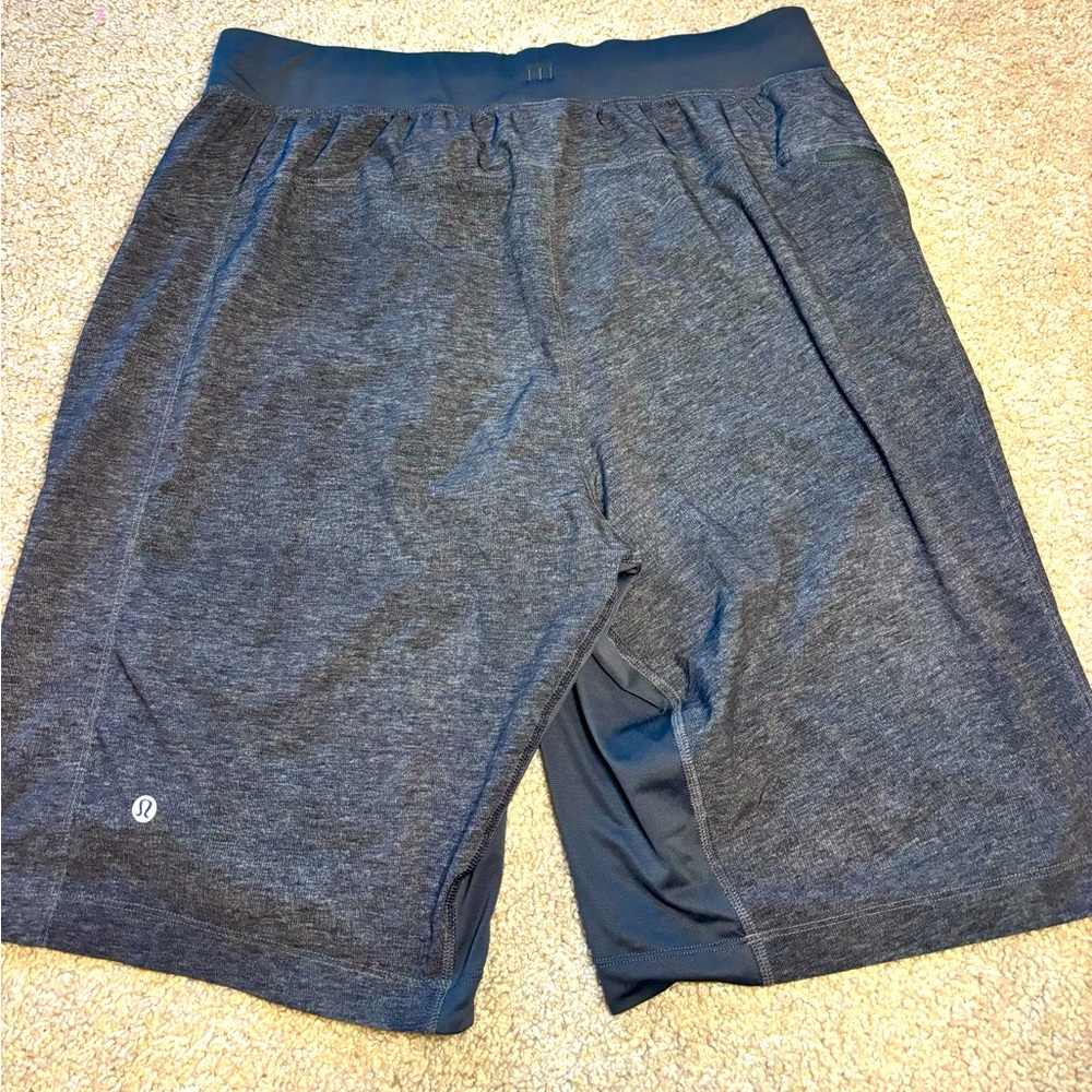 Lululemon men grey active wear shorts size medium